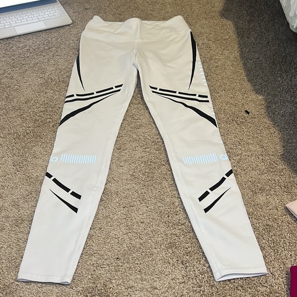 NWOT alo leggings - Picture 3 of 4